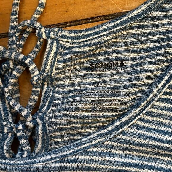 Bundle of 3 Women’s Assorted Casual Tops in Size Large - Picture 7 of 7